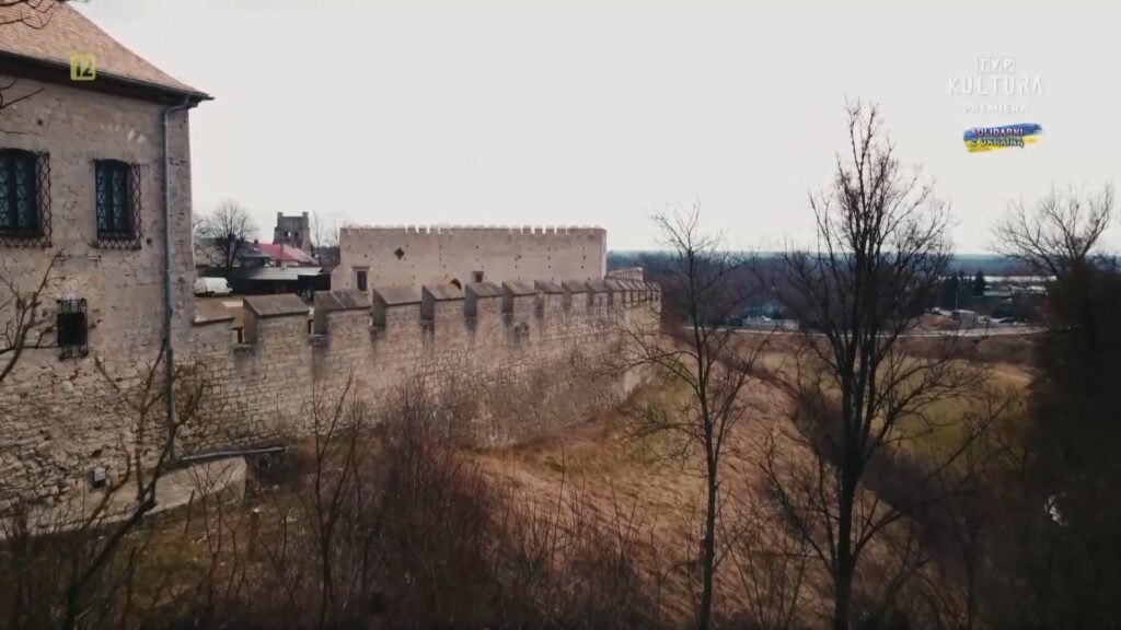 Poza murami przy Skarbczyku